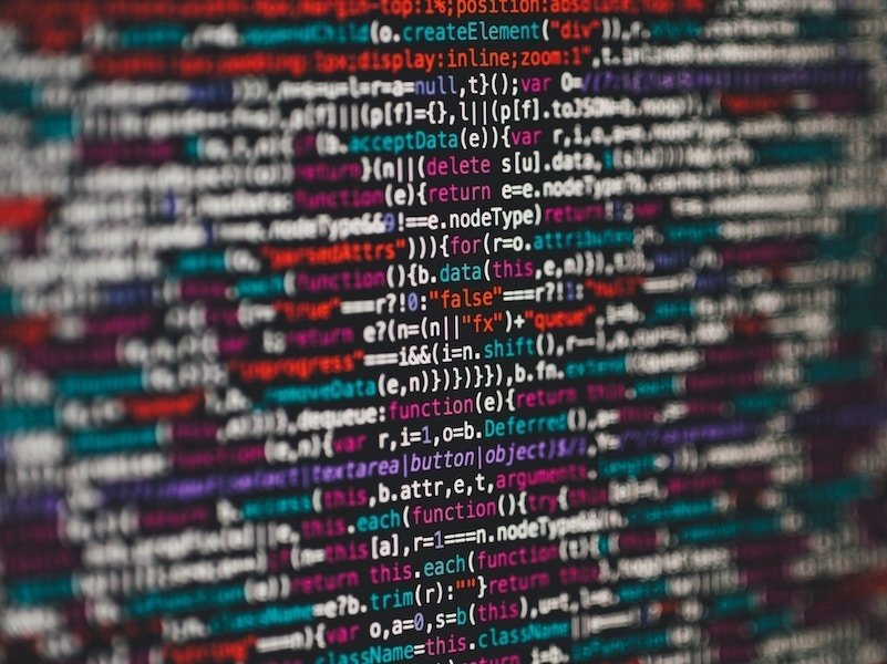 A Quarta Revolução Industrial e suas tecnologias tais como automatização, big data, internet das coisas, wi-fi.